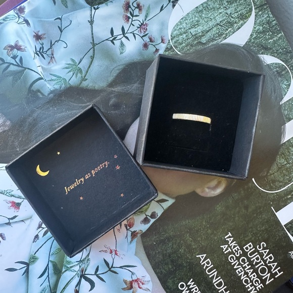 Catbird Grand 14k Gold Fountain Ring - Picture 11 of 11